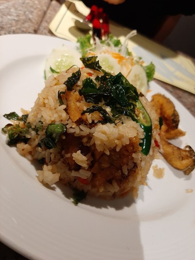 ข้าวผัดกระเพราปลาสลิด