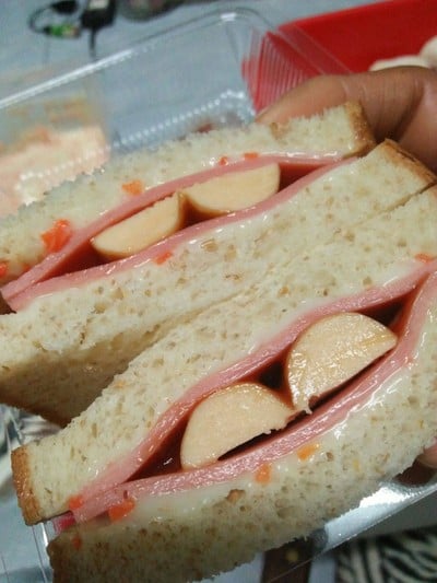 แซนวิช โบโลน่าไก่