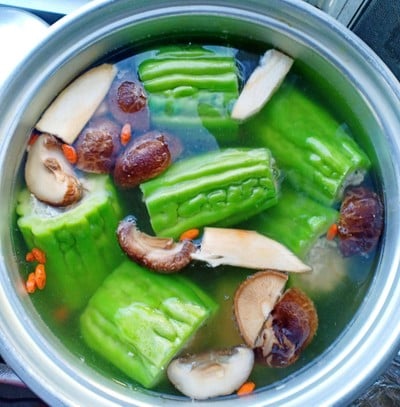 วิธีทำ ต้มมะระยัดไส้หมูตุ๋นยาจีน