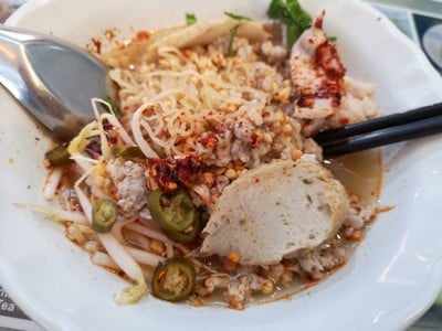 ก๋วยเตี๋ยวมู๋มู๋ ซอยสีลม 3