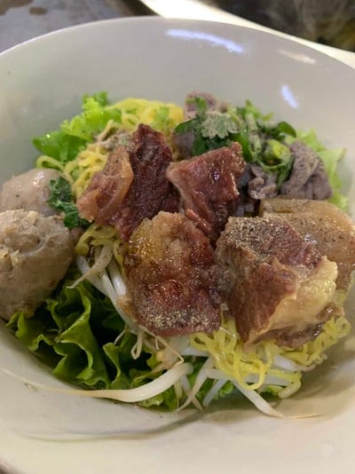 ก๋วยเตี๋ยวเนื้อตุ๋นเจริญพาณิช สาขา 3