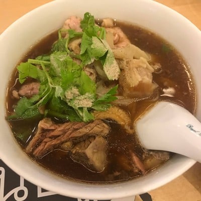 เนื้อคู่ เซ็นทรัลเวิลด์ ชั้น 6 โซน B โทร 097-068-9374