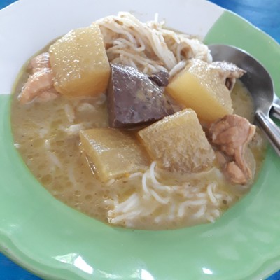 ขนมจีนแกงเขียวหวานไก่