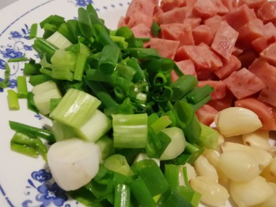 วิธีทำ ข้าวผัดกุนเชียง วิธีทำ ข้าวผัดกุนเชียง