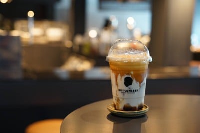 บอททอมเลส BOTTOMLESS - Flagship Store (Nonthaburi)