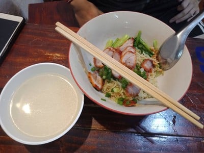 อาหาร หรือ เครื่องดื่ม