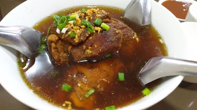 ขาหมูพะโล้