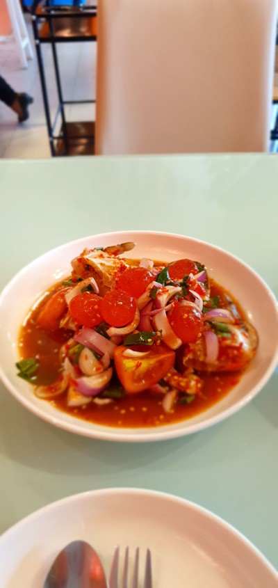 ยำปูม้าสดไข่แดง