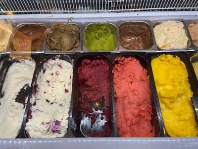 JingJing Ice-cream Bar and Cafe