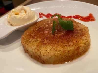 BBQ Pineapple With Vanilla Icecream