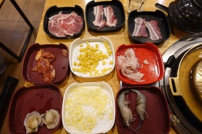 หมูจุ่มชีส สาขา ตลาดจอมพล