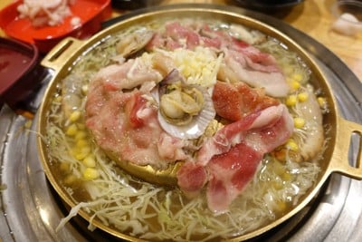 หมูจุ่มชีส สาขา ตลาดจอมพล