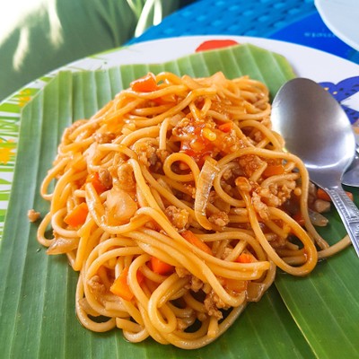 สปาเก็ตตี้ซอสหมู/ไก่