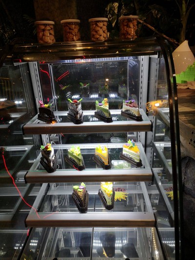 อาหาร หรือ เครื่องดื่ม