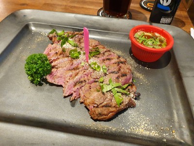 สเต็กเนื้อจิ้มแจ่ว