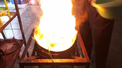 ผัดผักบุ้งไฟแดงไร้น้ำปลา ผัดผักบุ้งไฟแดงไร้น้ำปลา