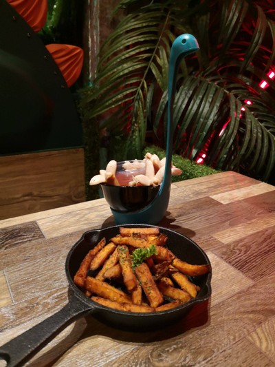 อาหาร หรือ เครื่องดื่ม