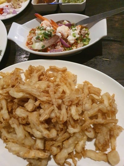 ยำเห็ด 3 อย่าง ทอด