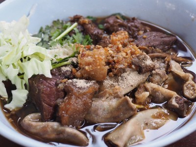ก๋วยเตี๋ยวเนื้อตุ๋น