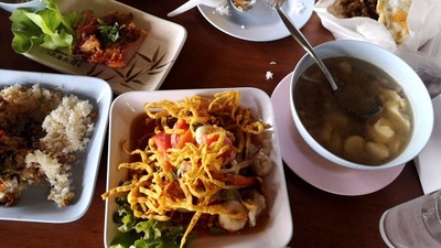 ตำทะเลหมี่กรอบ