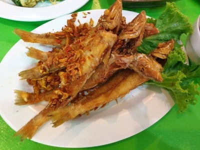 ปลาทรายทอดขมิ้น