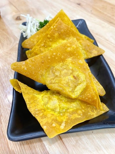 เกี๊ยวหมูเด้งทอด