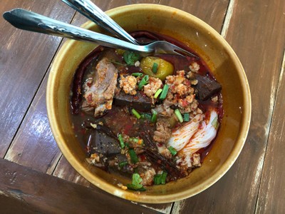 ขนมจีนน้ำเงี้ยว