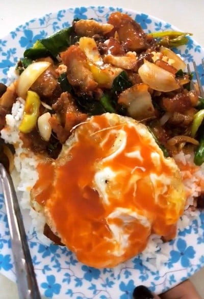 เก๋อาหารตามสั่งซอยราชภัฏ