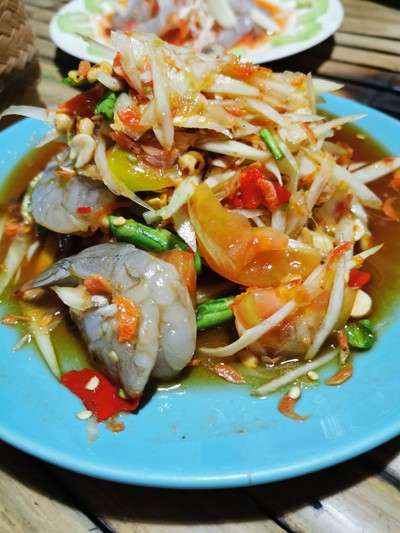 ส้มตำกุ้งสด