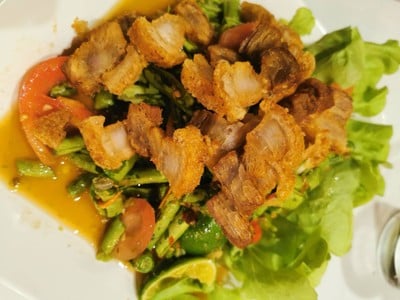 ตำถั่วหมูกรอบ