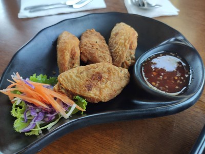 ปีกกลางไก่ทอดเกลือ