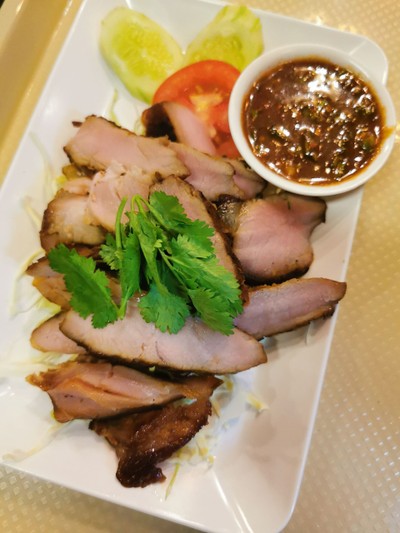 คอหมูย่าง