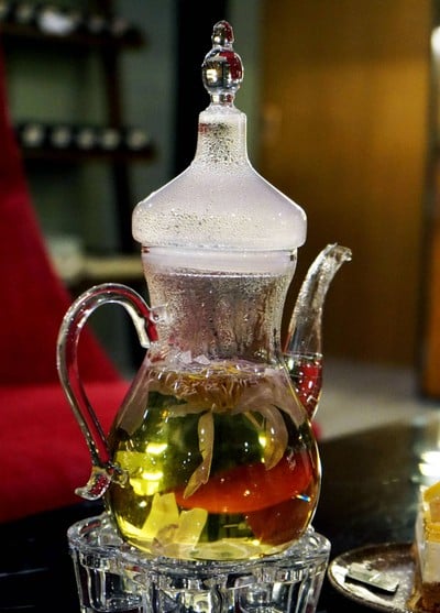 ชาร้อนหอม ๆ