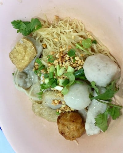 บะหมี่แห้งต้มยำ