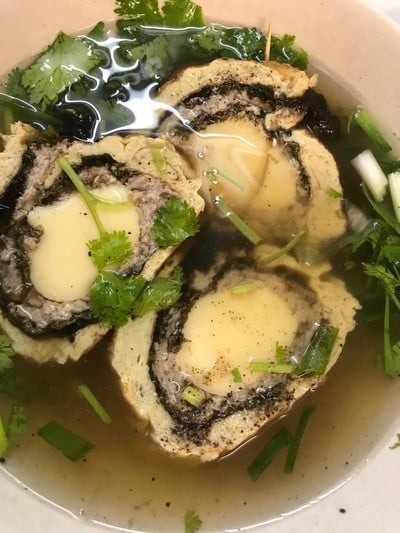 แกงจืดไข่ม้วนสาหร่ายเต้าหู้หมูสับ แกงจืดไข่ม้วนสาหร่ายเต้าหู้หมูสับ