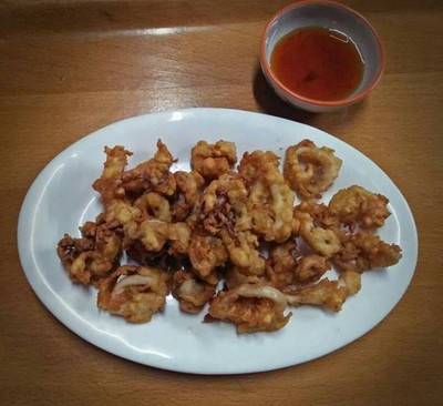 ปลาหมึกทอดกระเทียม