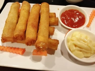 อาหาร หรือ เครื่องดื่ม