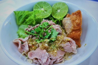 ก๋วยเตี๋ยวหมูมะนาว