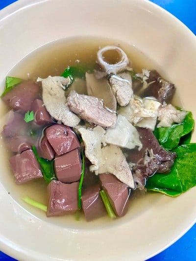ต้มเลือดหมูใบตำลึง