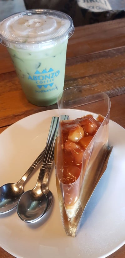 MACADAMIA CHEESECAKE