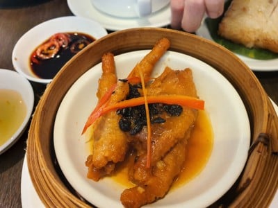 ขาไก่ผัดเต้าซี่