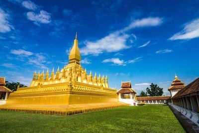 รีวิว พระธาตุหลวง เวียงจันทน์ - เป็นสถานที่สักการะสิ่งศักดิ์สิทธิ์อีกที่ของ เวียงจันทร์ที่ต้องมา - Wongnai