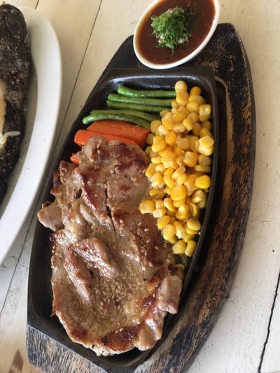 สเต๊กหมูจิ้มแจ่ว