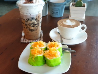 Cafe classic ขนมเค้กโฮมเมด กาแฟสด ท่าเรือแกลง ระยอง Cafe classic ขนมเค้กโฮมเมด กาแฟสด ท่าเรือแกลง ระยอง