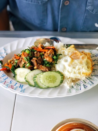 ก๋วยเตี๋ยวเป็ดตุ๋นป้าออมสิน ก๋วยเตี๋ยวเป็ดตุ๋นป้าออมสิน