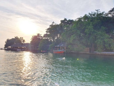 สระว่ายน้ำ/ชายหาด