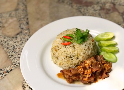 ข้าวผัดพริกขี้หนู 