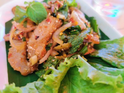 น้ำตกคอหมูย่าง