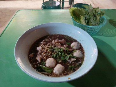 มาม่าหมูน้ำตกพิเศษ