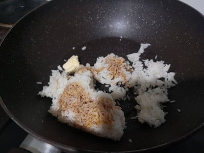 วิธีทำ ข้าวผัดกระเทียมไข่ข้นเบค่อน วิธีทำ ข้าวผัดกระเทียมไข่ข้นเบค่อน